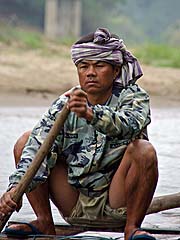 Raft oarsman on Mae Pai