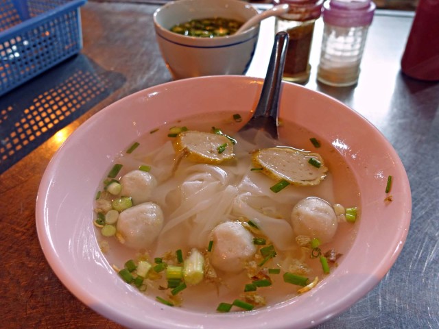 Lim Lao Ngo fish ball noodle soup in Bangkok Chinatown