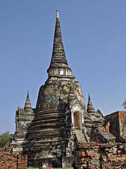 Burned chedi at Wat Phra Si Sanphet