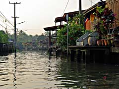 Houses lining the canal, Damnoen Saduak