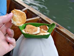 Delicious coconut pancakes, Damnoen Saduak floating market