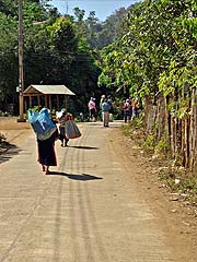 Vendors pursuing tourists