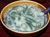 Glutinous rice and pandan noodles in sweet coconut sauce, Lampang lunch