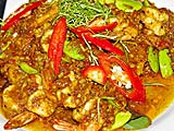 Shrimp stir-fried with sadtaw beans at Monthartip, Songkhla