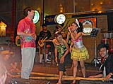 Apologizing for stepping on the pole, Vientiane Kitchen, Bangkok